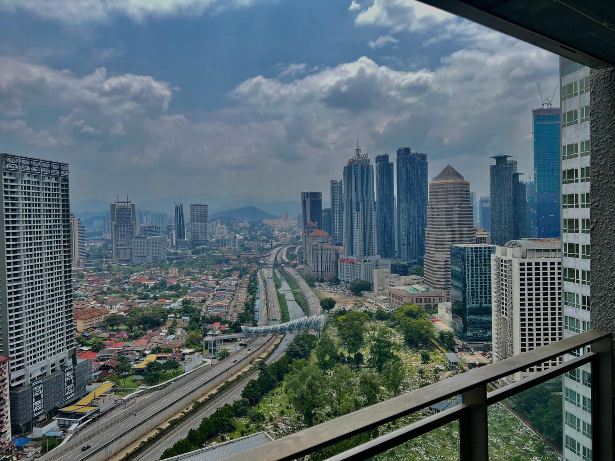 Summer Suites Klcc By Victorians Kuala Lumpur Exterior photo