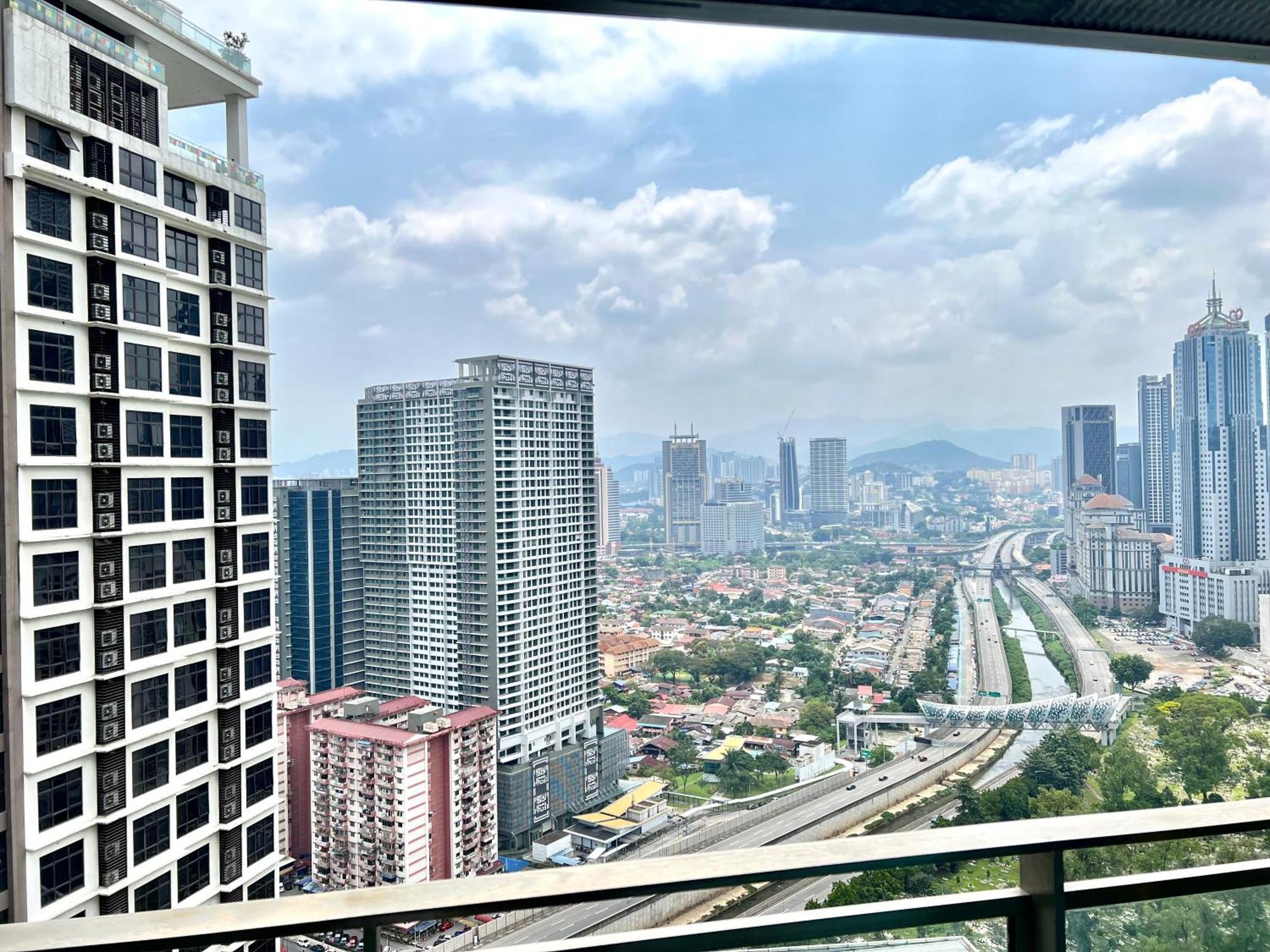 Summer Suites Klcc By Victorians Kuala Lumpur Exterior photo